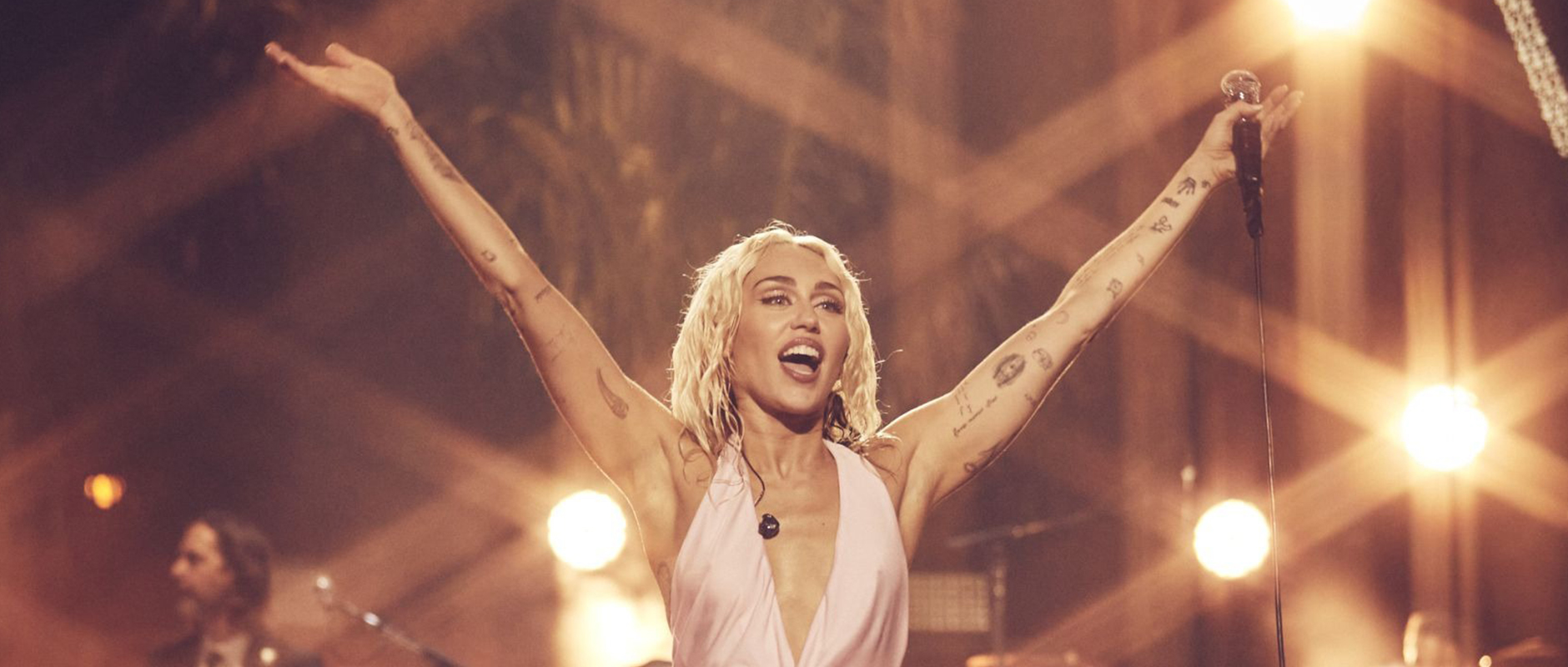 Дали 2023 – тата ќе биде година на Мајли Сајрус?