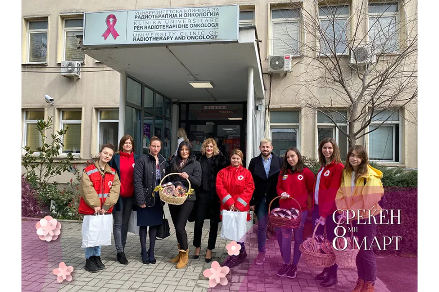 Fashion Group со симболични подароци за жените на Онкологија 