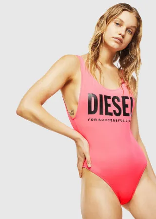 КОСТИМ ЗА КАПЕЊЕ 