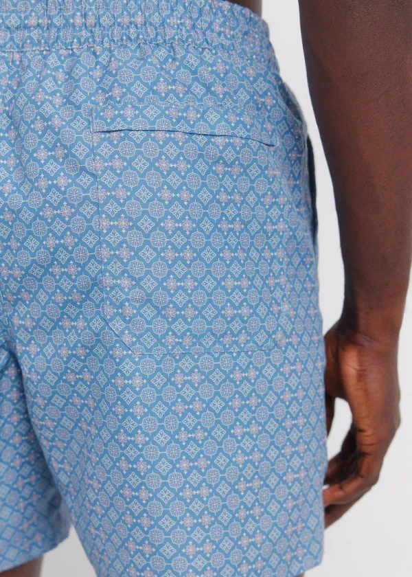 КОСТИМ ЗА КАПЕЊЕ 