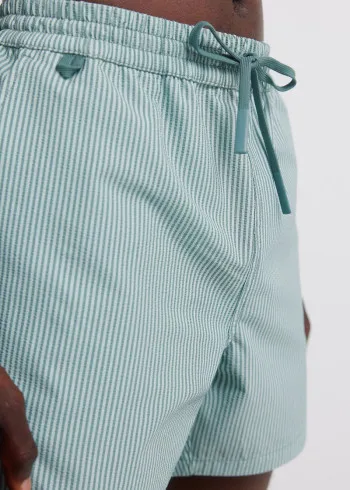 КОСТИМ ЗА КАПЕЊЕ 