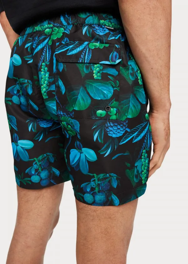 КОСТИМ ЗА КАПЕЊЕ 