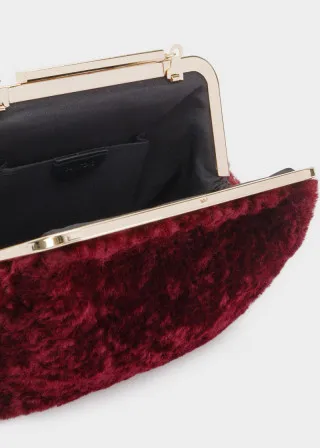 СВЕЧЕНА ЧАНТА 