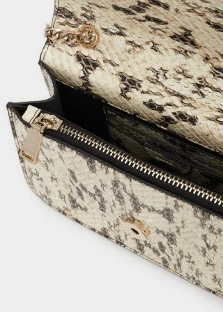 СВЕЧЕНА ЧАНТА 