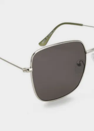 ОЧИЛА ЗА СОНЦЕ 