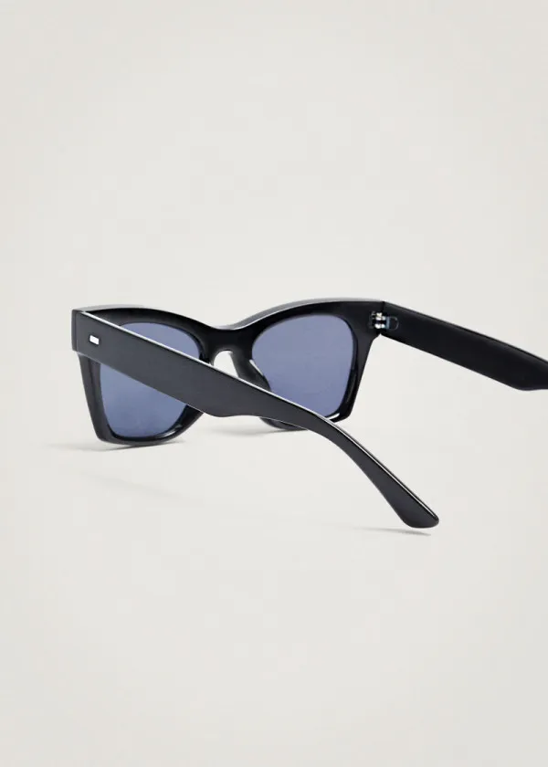 ОЧИЛА ЗА СОНЦЕ 