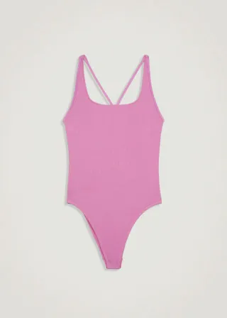 EДНОДЕЛЕН КОСТИМ ЗА КАПЕЊЕ 