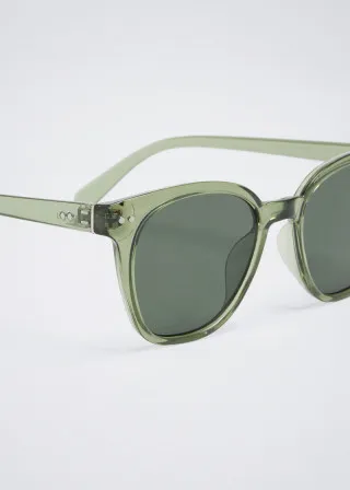 ОЧИЛА ЗА СОНЦЕ 