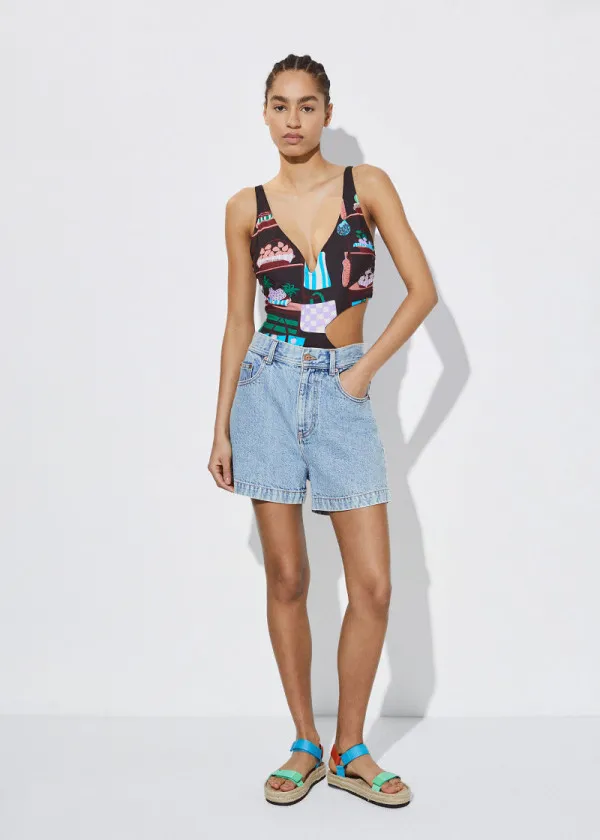 ЕДНОДЕЛЕН КОСТИМ ЗА КАПЕЊЕ 