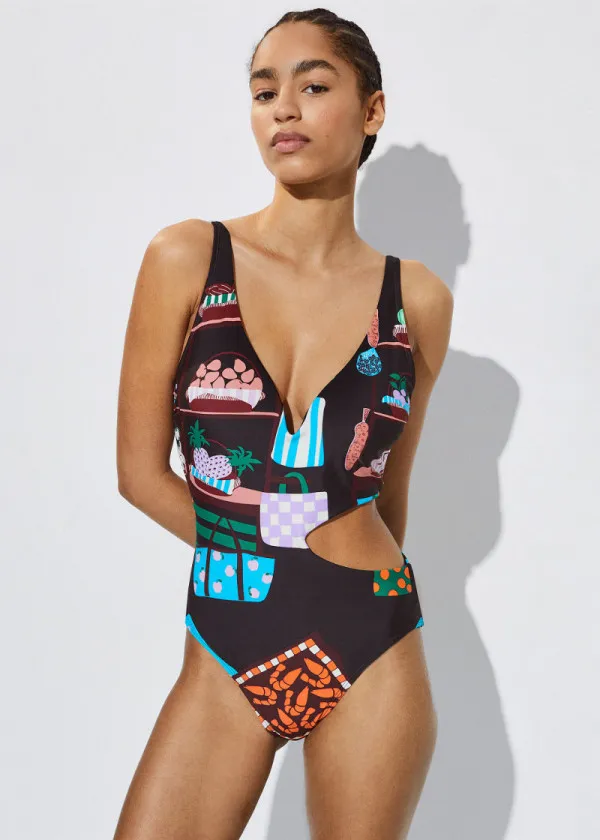 ЕДНОДЕЛЕН КОСТИМ ЗА КАПЕЊЕ 