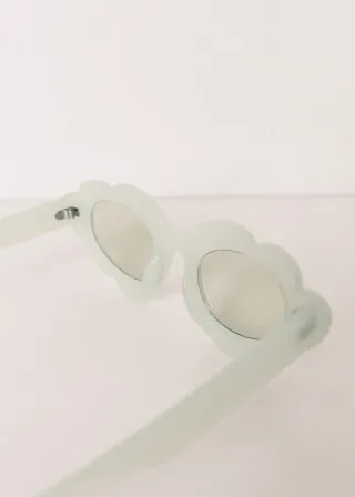 ОЧИЛА ЗА СОНЦЕ 