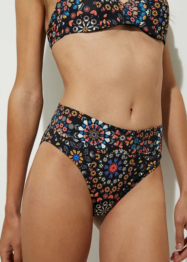 КОСТИМ ЗА КАПЕЊЕ 