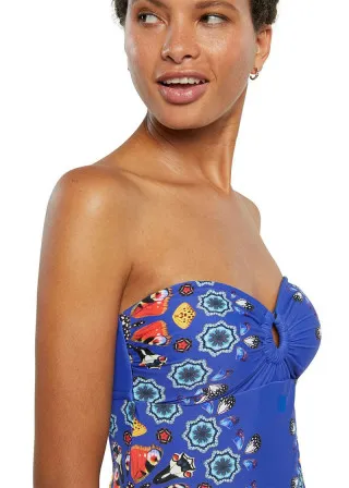 ЕДНОДЕЛЕН КОСТИМ ЗА КАПЕЊЕ 