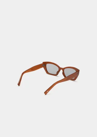 ОЧИЛА ЗА СОНЦЕ 