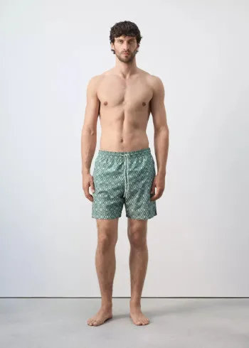 КОСТИМ ЗА КАПЕЊЕ 