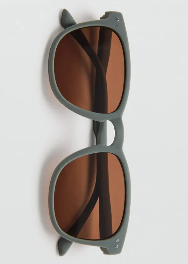 ОЧИЛА ЗА СОНЦЕ 