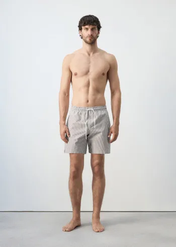 КОСТИМ ЗА КАПЕЊЕ 