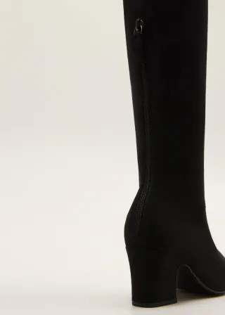 ВИСОКИ ЧИЗМИ 