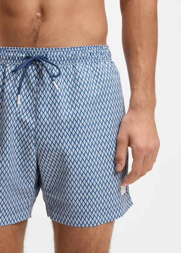 КОСТИМ ЗА КАПЕЊЕ 