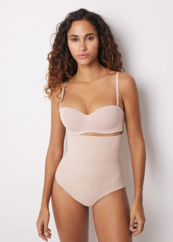 ОБЛИКУВАЧ ЗА ТЕЛО 