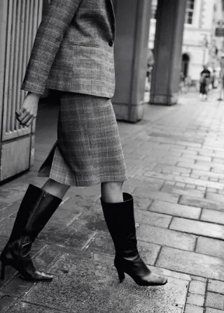 ВИСОКИ ЧИЗМИ 