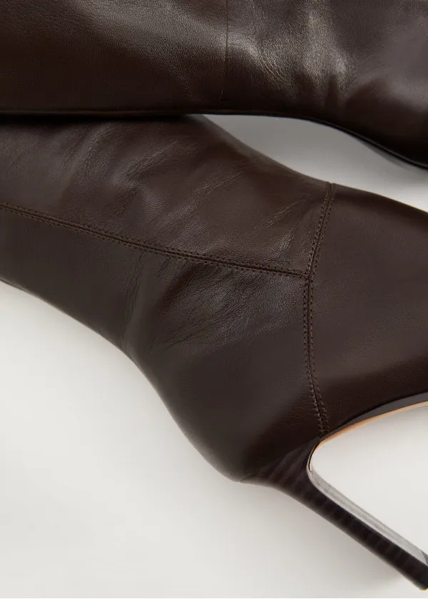 ВИСОКИ ЧИЗМИ 