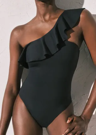 ЕДНОДЕЛЕН КОСТИМ ЗА КАПЕЊЕ 