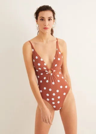 КОСТИМ ЗА КАПЕЊЕ 