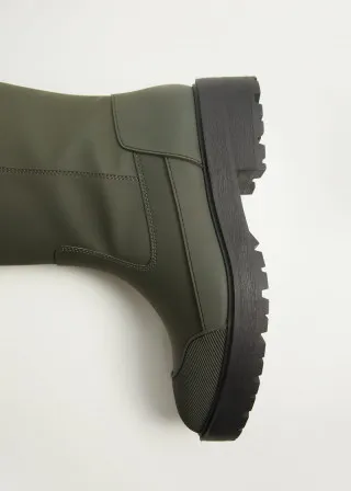 ВИСОКИ ЧИЗМИ 