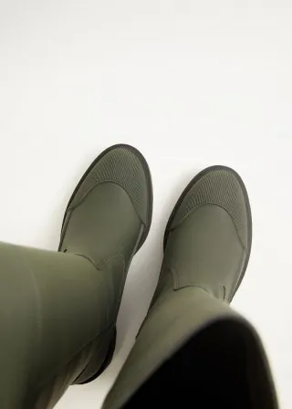 ВИСОКИ ЧИЗМИ 