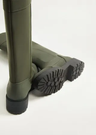 ВИСОКИ ЧИЗМИ 