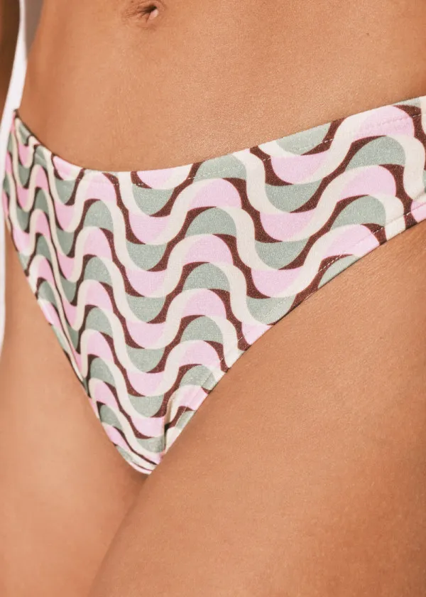 КОСТИМ ЗА КАПЕЊЕ ДОЛЕН ДЕЛ 