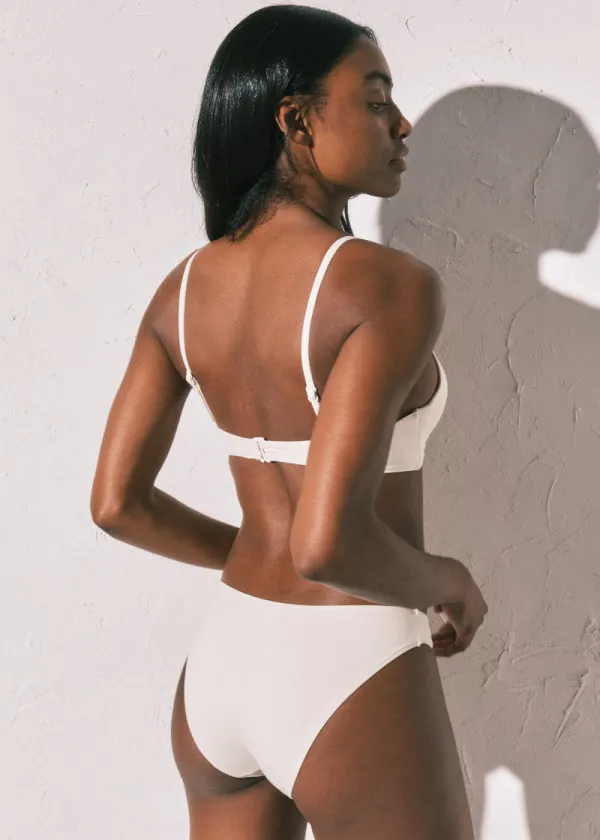 КОСТИМ ЗА КАПЕЊЕ ДОЛЕН ДЕЛ 