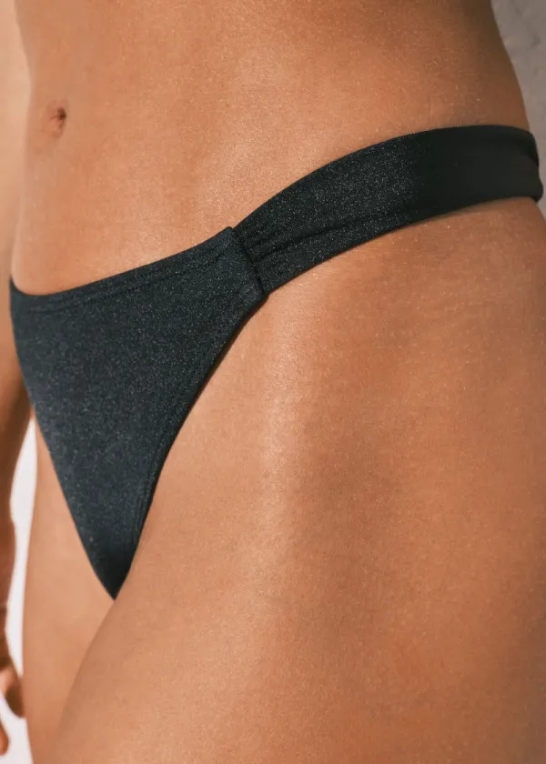 КОСТИМ ЗА КАПЕЊЕ ДОЛЕН ДЕЛ 