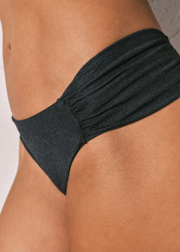 КОСТИМ ЗА КАПЕЊЕ ДОЛЕН ДЕЛ 