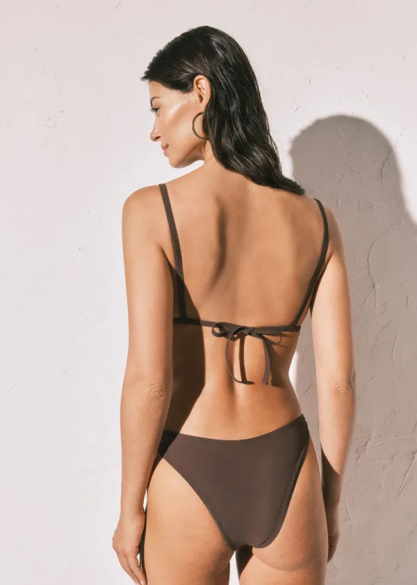 КОСТИМ ЗА КАПЕЊЕ ДОЛЕН ДЕЛ 