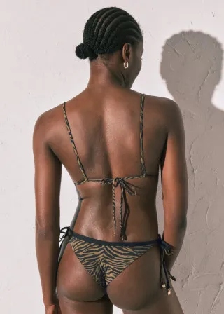 КОСТИМ ЗА КАПЕЊЕ ГОРЕН ДЕЛ Б 