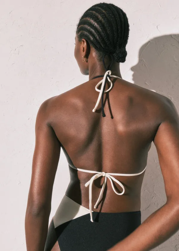 ЕДНОДЕЛЕН КОСТИМ ЗА КАПЕЊЕ Б 