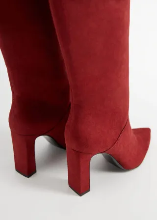 ВИСОКИ ЧИЗМИ 