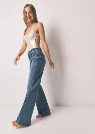 ЕДНОДЕЛЕН КОСТИМ ЗА КАПЕЊЕ 