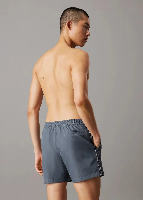 КОСТИМ ЗА КАПЕЊЕ 