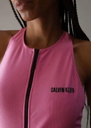 ЕДНОДЕЛЕН КОСТИМ ЗА КАПЕЊЕ 