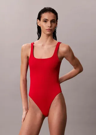 КОСТИМ ЗА КАПЕЊЕ 