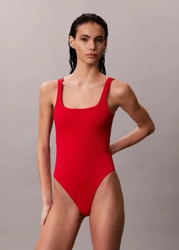 КОСТИМ ЗА КАПЕЊЕ 