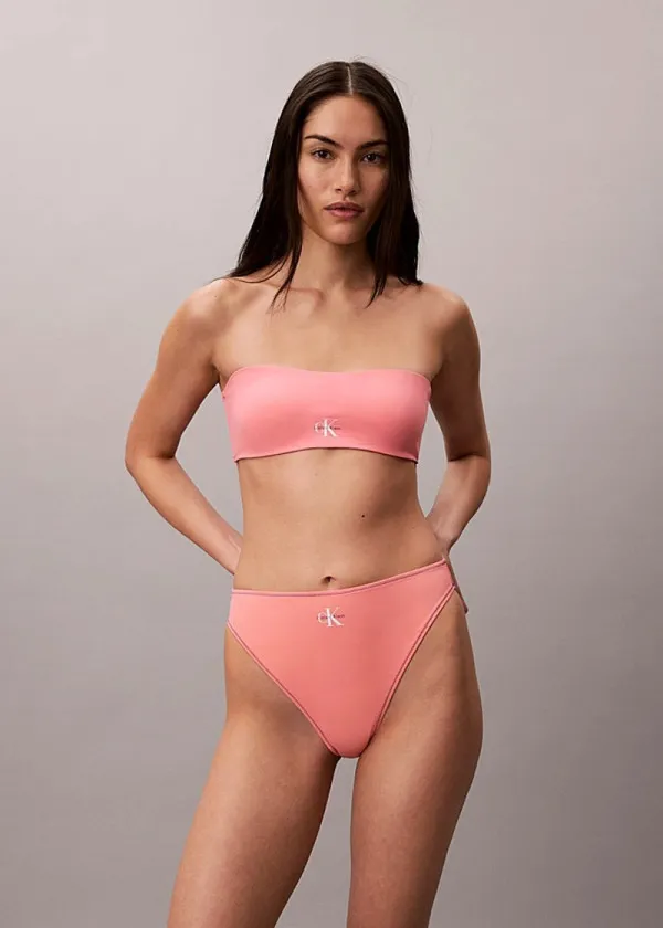 КОСТИМ ЗА КАПЕЊЕ 