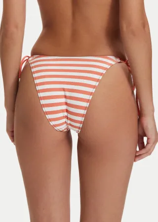 КОСТИМ ЗА КАПЕЊЕ 