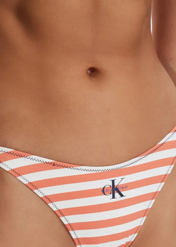 КОСТИМ ЗА КАПЕЊЕ 