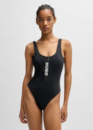 ЕДНОДЕЛЕН КОСТИМ ЗА КАПЕЊЕ 