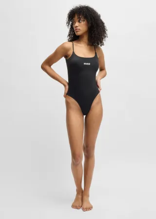 ЕДНОДЕЛЕН КОСТИМ ЗА КАПЕЊЕ 