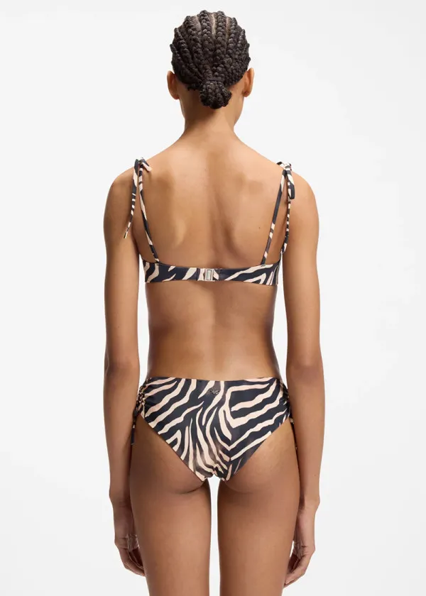 КОСТИМ ЗА КАПЕЊЕ 